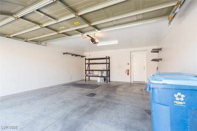 Building Photo - 6255 W Arby Ave