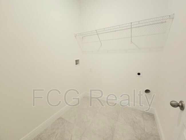Building Photo - 5383 SW 150th Lane Rd