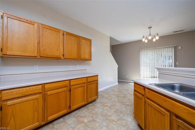 Building Photo - 5819 Woodside Ln