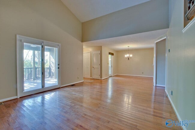 Building Photo - 3018 Live Oak Ln SW