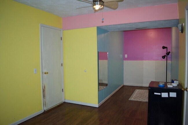 Building Photo - Great 3 Bed 2 Bath House!