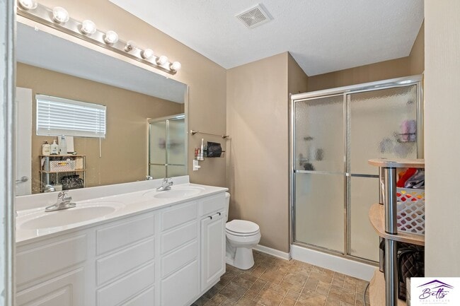 Building Photo - Beautiful Multilevel home in Cattail Creek...