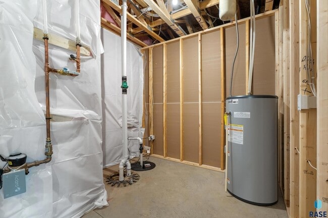 Building Photo - 1113 S Foss Ave