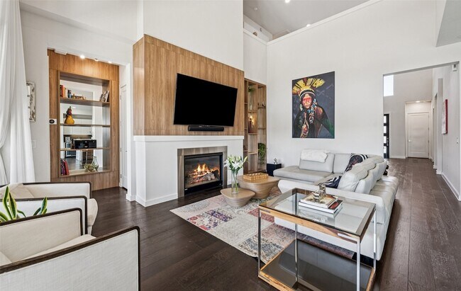 Building Photo - 5008 Statesman Ln