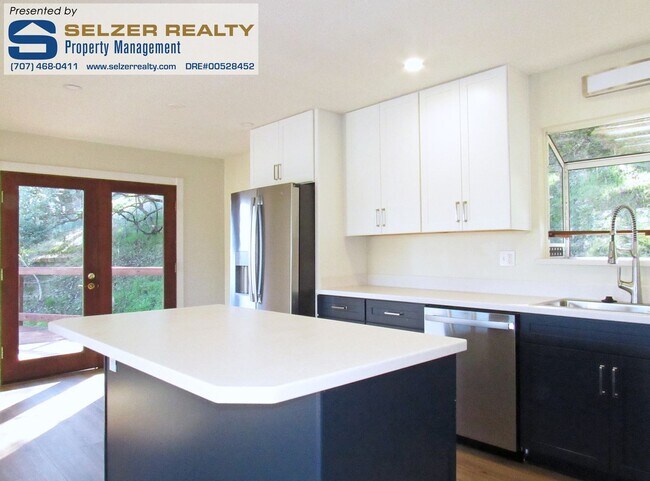 Building Photo - 293 Toyon Rd