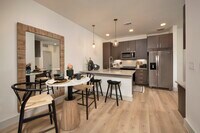 Building Photo - Luxury Living in the Heart of Downtown!