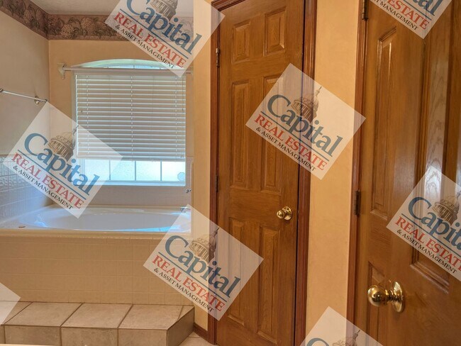 Building Photo - Beautiful 3 Bedroom W/ Move In Special