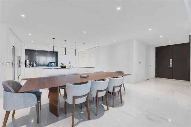 Building Photo - 300 Biscayne Blvd Way