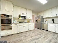 Building Photo - 11509 Parkedge Dr