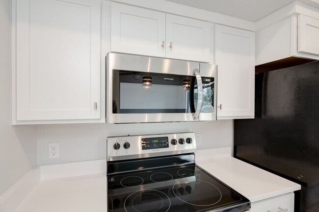 Building Photo - Now Leasing!  Location, Community, Quality Living!