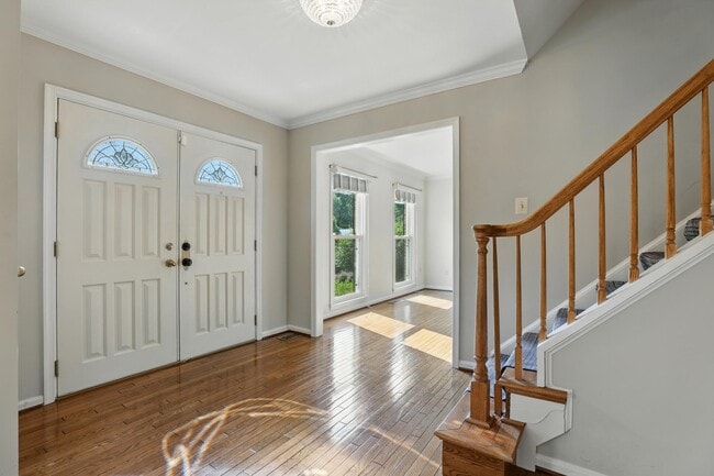 Building Photo - 14720 Peachwood Dr