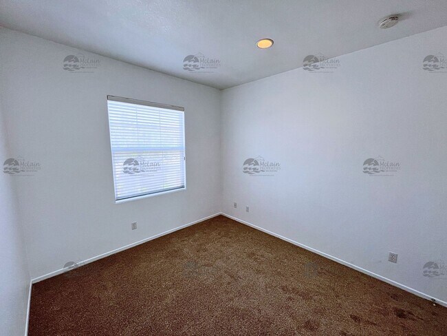 Building Photo - End unit 4 Bedroom House Available Now in ...