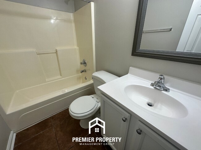 Building Photo - 4715 Lace Bark Cove