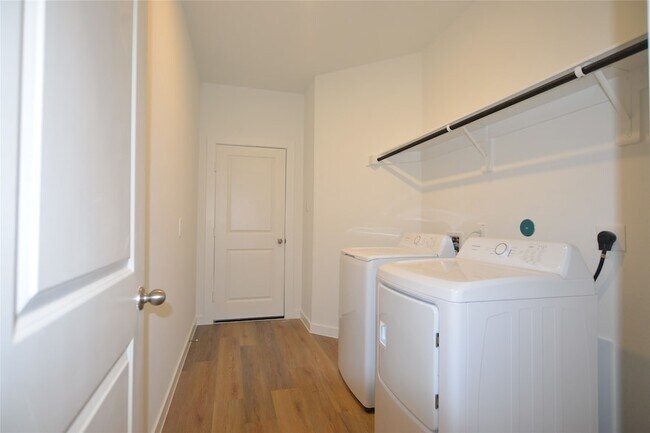 Building Photo - 4116 Sterling Spgs