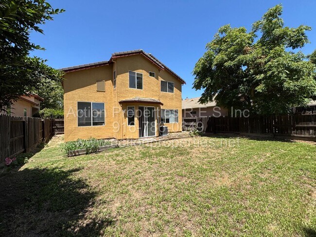 Building Photo - West Roseville Two Story, 4 Bedroom, 2.5 b...