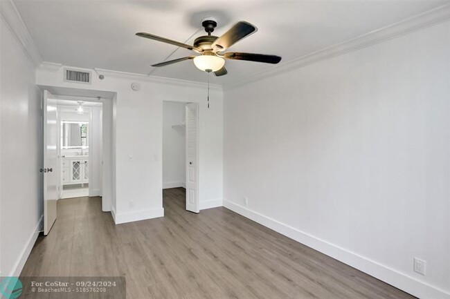 Building Photo - 105 Lake Emerald Dr