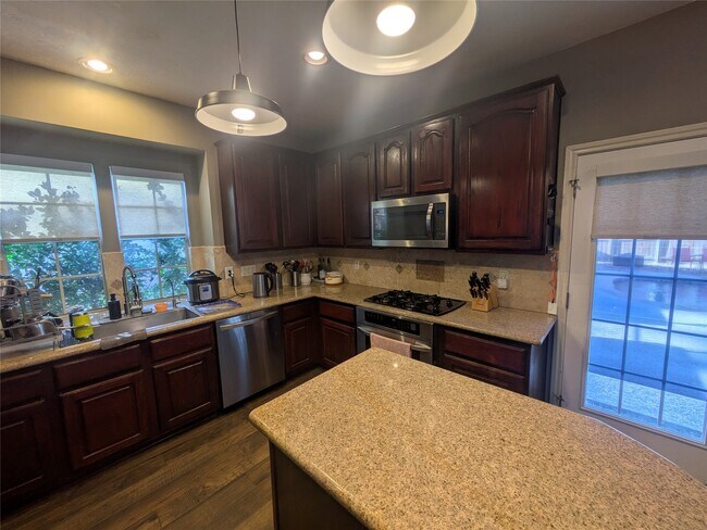 Building Photo - 9222 Symphonic Ln