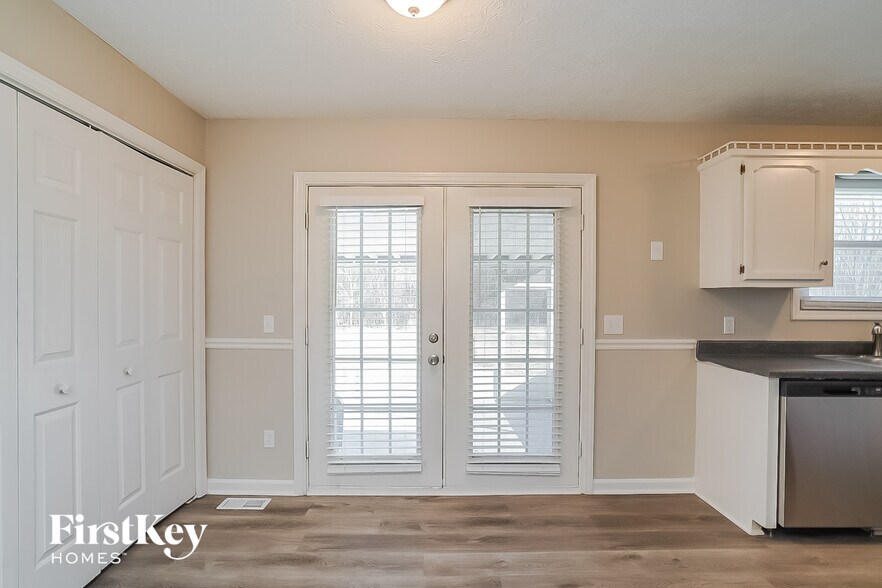 Building Photo - 391 Albright Ln