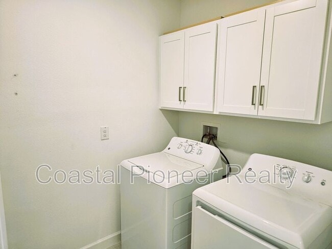 Building Photo - 10980 Gable Dig Lp