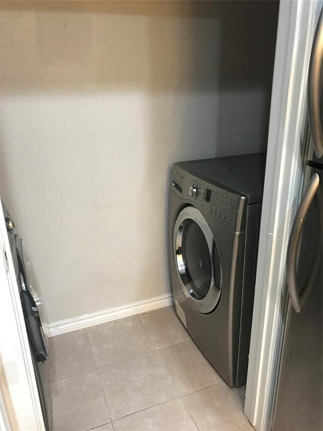 Building Photo - 12166 Metric Blvd