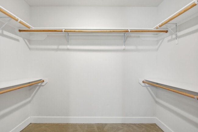 Building Photo - 5519 Paraiso Pl