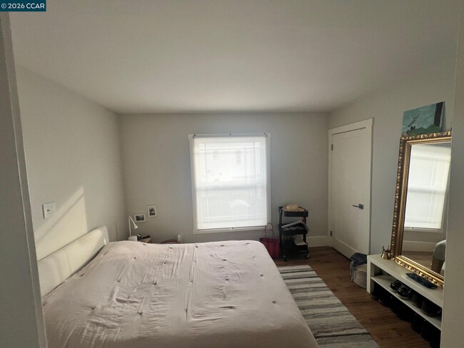 Building Photo - 1325 Hopkins St