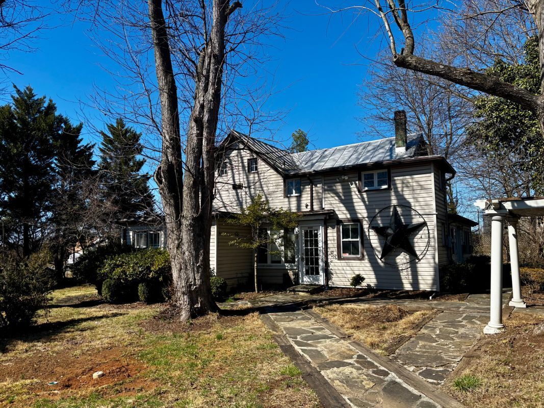 Building Photo - 8122 John Mosby Hwy