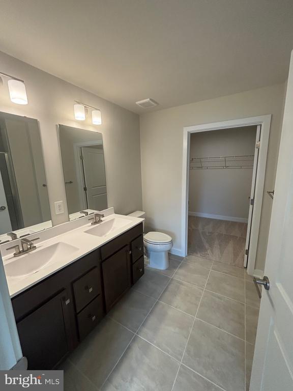 Building Photo - 4347 Southerby Dr