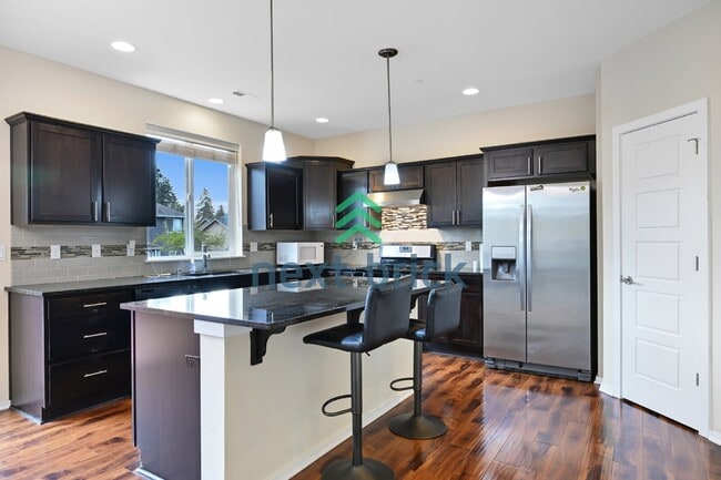 Building Photo - Spacious 3-Bedroom Lynnwood Retreat with 2230 sqft of Comfort!