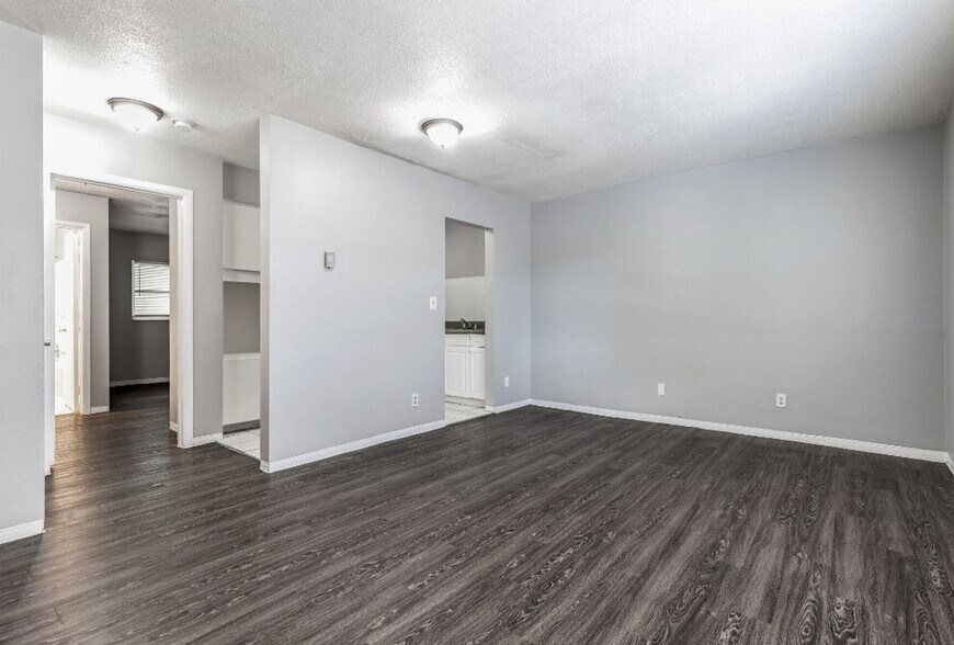Interior Photo - The Avalon- Sabal