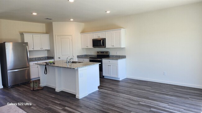 Building Photo - 27215 Blue Pool Dr