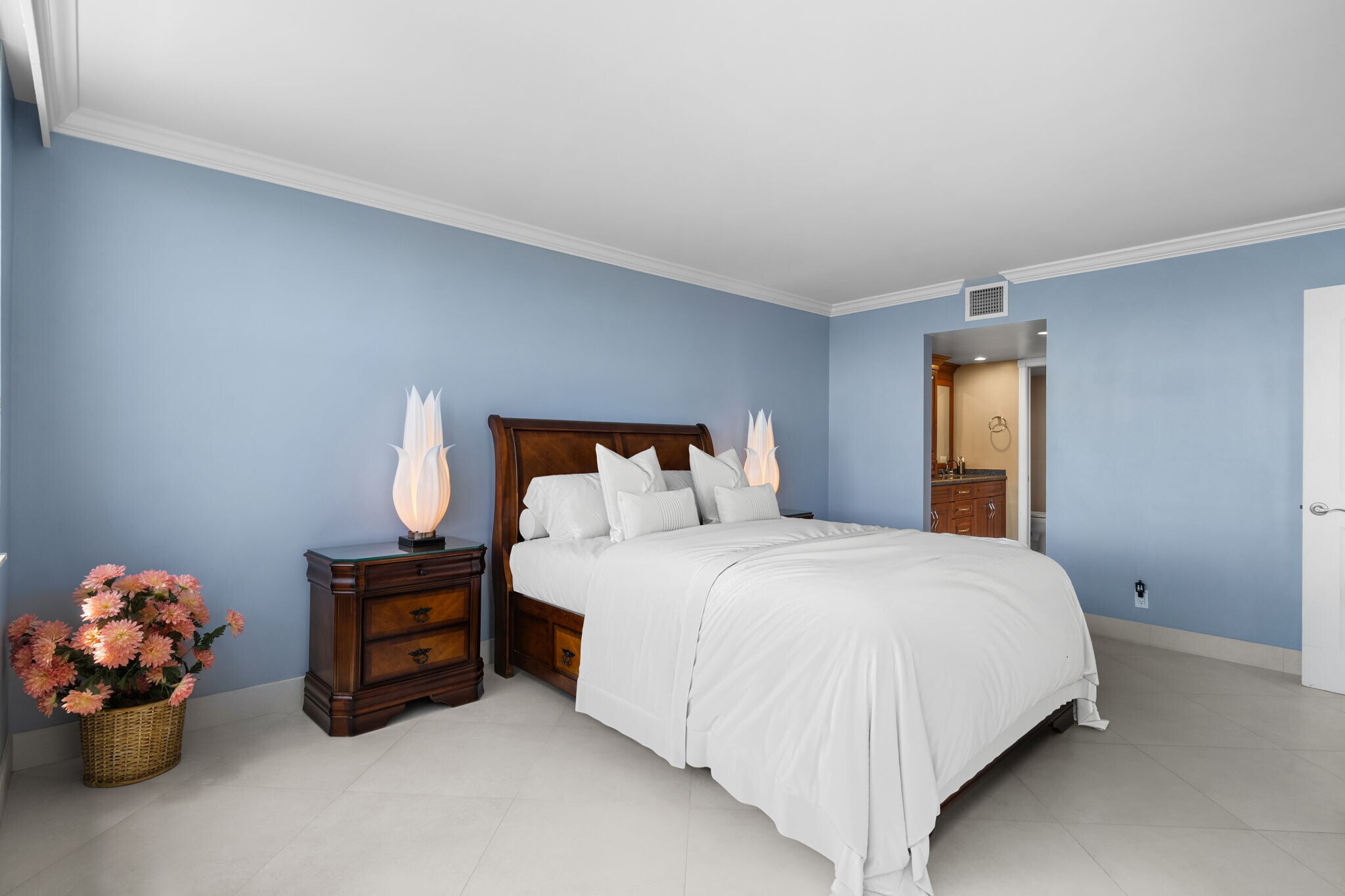 Building Photo - 511 Bayshore Dr