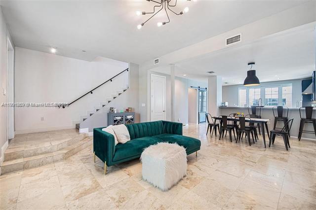 Building Photo - 7765 SW 54th Ct