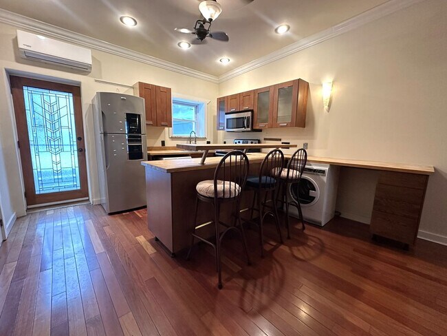 Building Photo - Gorgeous Studio Apartment in Fishtown with...