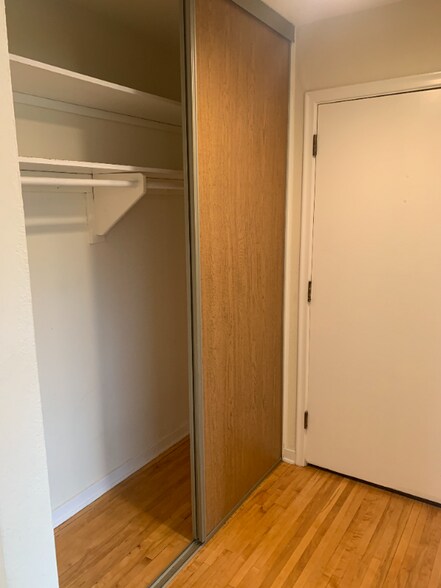 Building Photo - 877 St Paul Ave