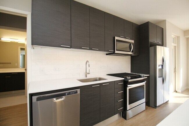 Building Photo - 229 Park Ave