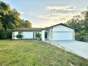 Building Photo - ** NORTH NAPLES ** 3 BED / 2 BATH - FENCED YARD - NO HOA! - PET OK - ANNUAL RENTAL