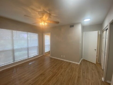 Building Photo - 8642 Fredericksburg Rd