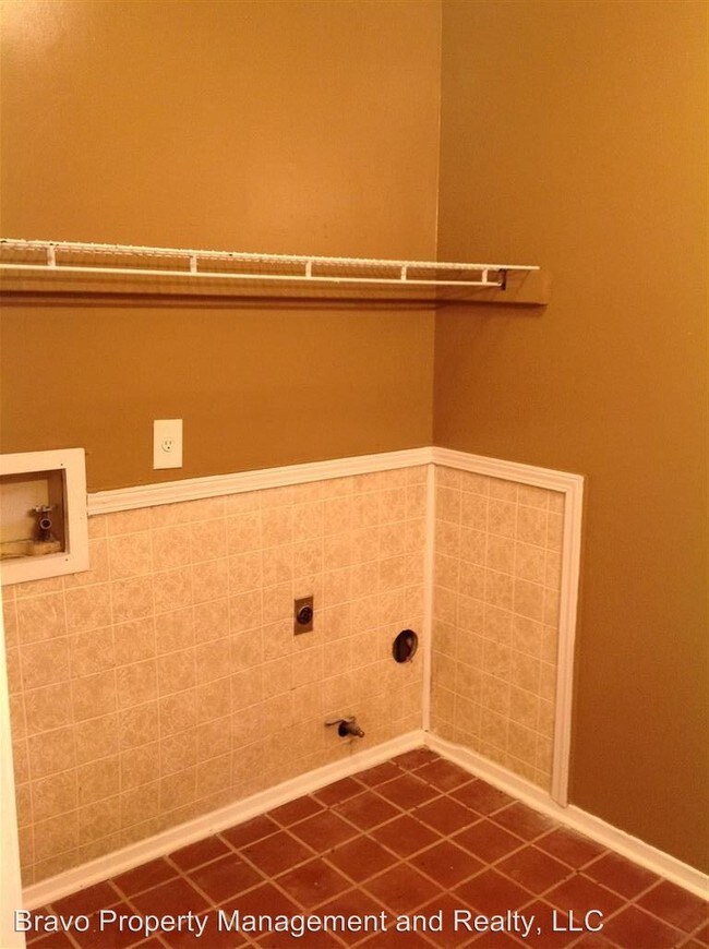 Building Photo - 3072-3078 Destin Cir