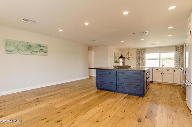 Building Photo - 8420 E Citrus Way