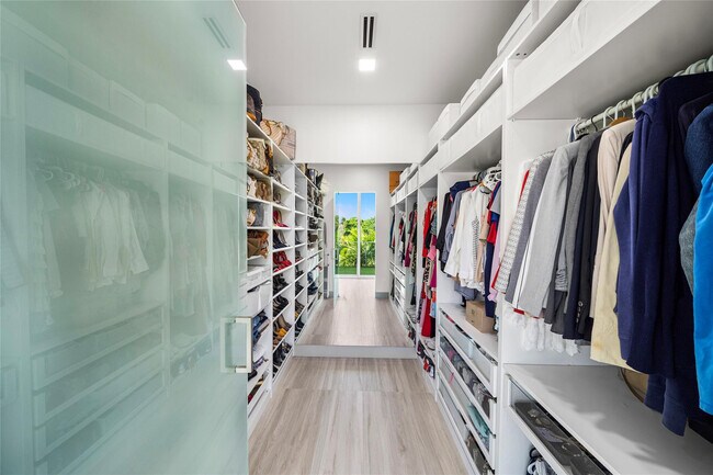 Building Photo - 17250 SW 52nd Ct