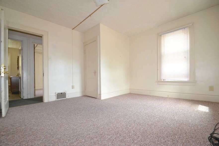 Building Photo - 537 Carroll St