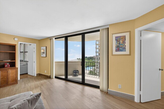 Building Photo - 2800 N Ocean Dr