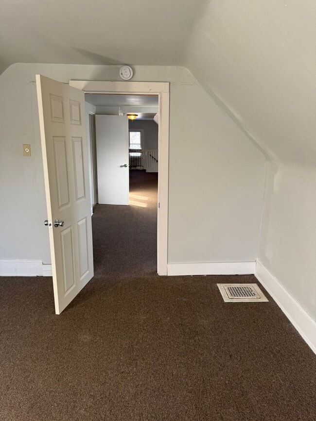 Building Photo - Updated  3-bedroom single family house available NOW!