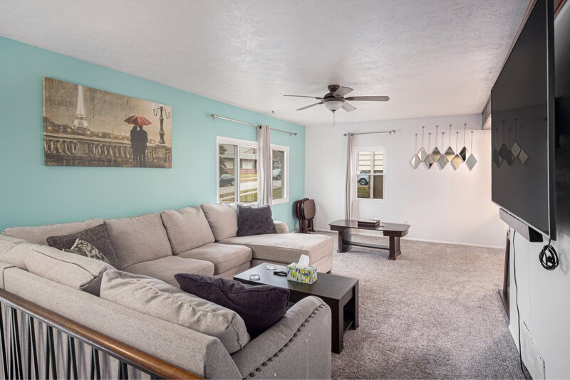 Building Photo - 9650 Sahler St