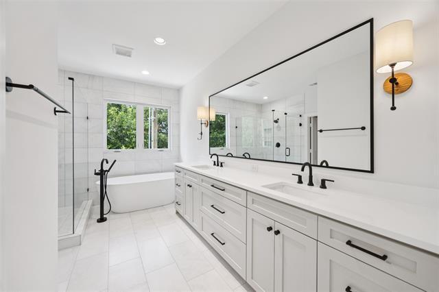 Building Photo - 5636 Winton St