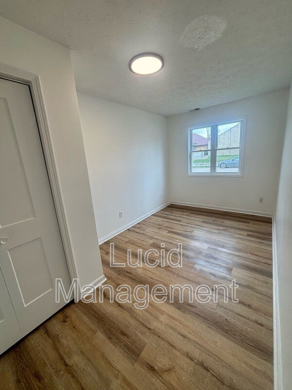 Building Photo - 831 Meigs Ave