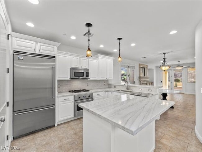 Building Photo - 1159 Calcione Dr