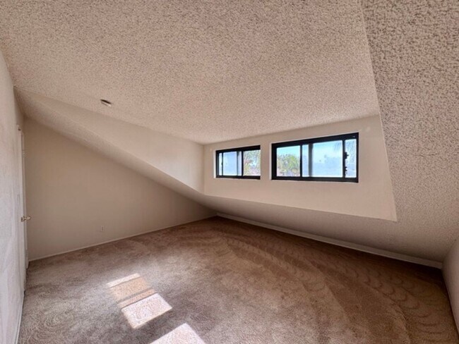 Building Photo - Spacious 3 Bedroom Menifee Home with Bonus...