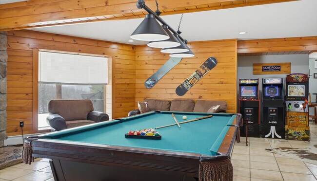 Building Photo - 241 Campbell Rd